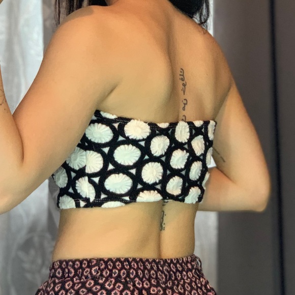 Cooperative Cropped Top - Picture 4 of 5